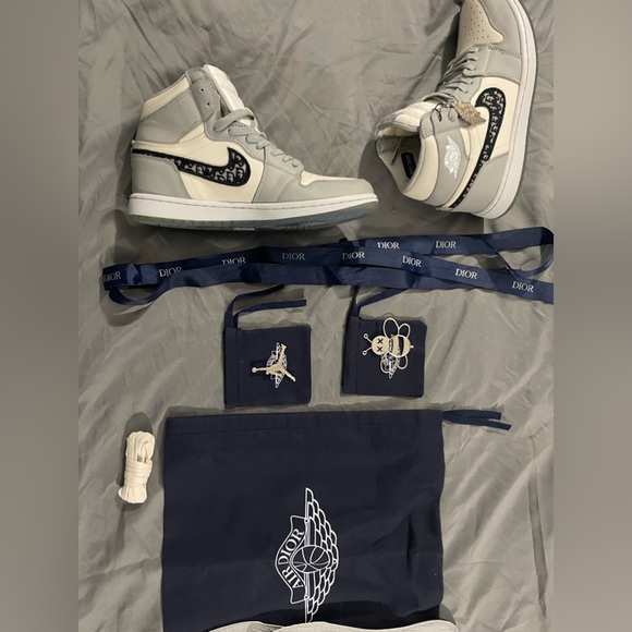 These are Air Jordan/Dior One of a kind/Authentic special edition high-tops. - Picture 7 of 11